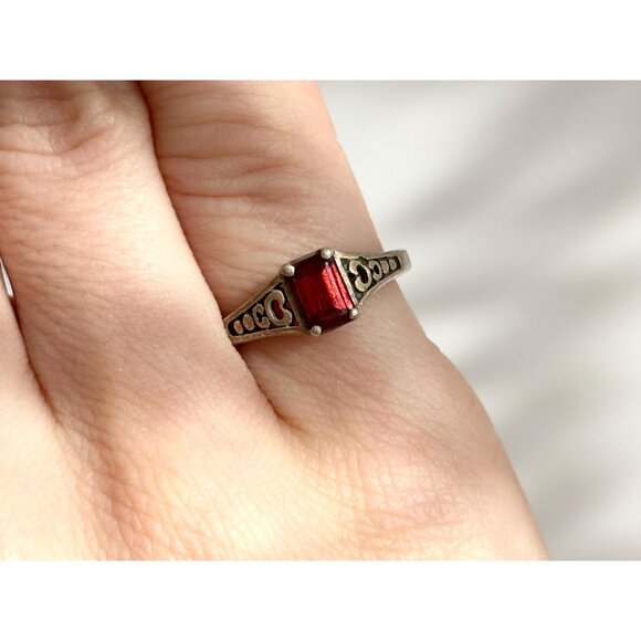 Dark Garnet Semi-Precious Gemstone 925 Sterling Silver Vintage Ring - sz 6 - Picture 7 of 11